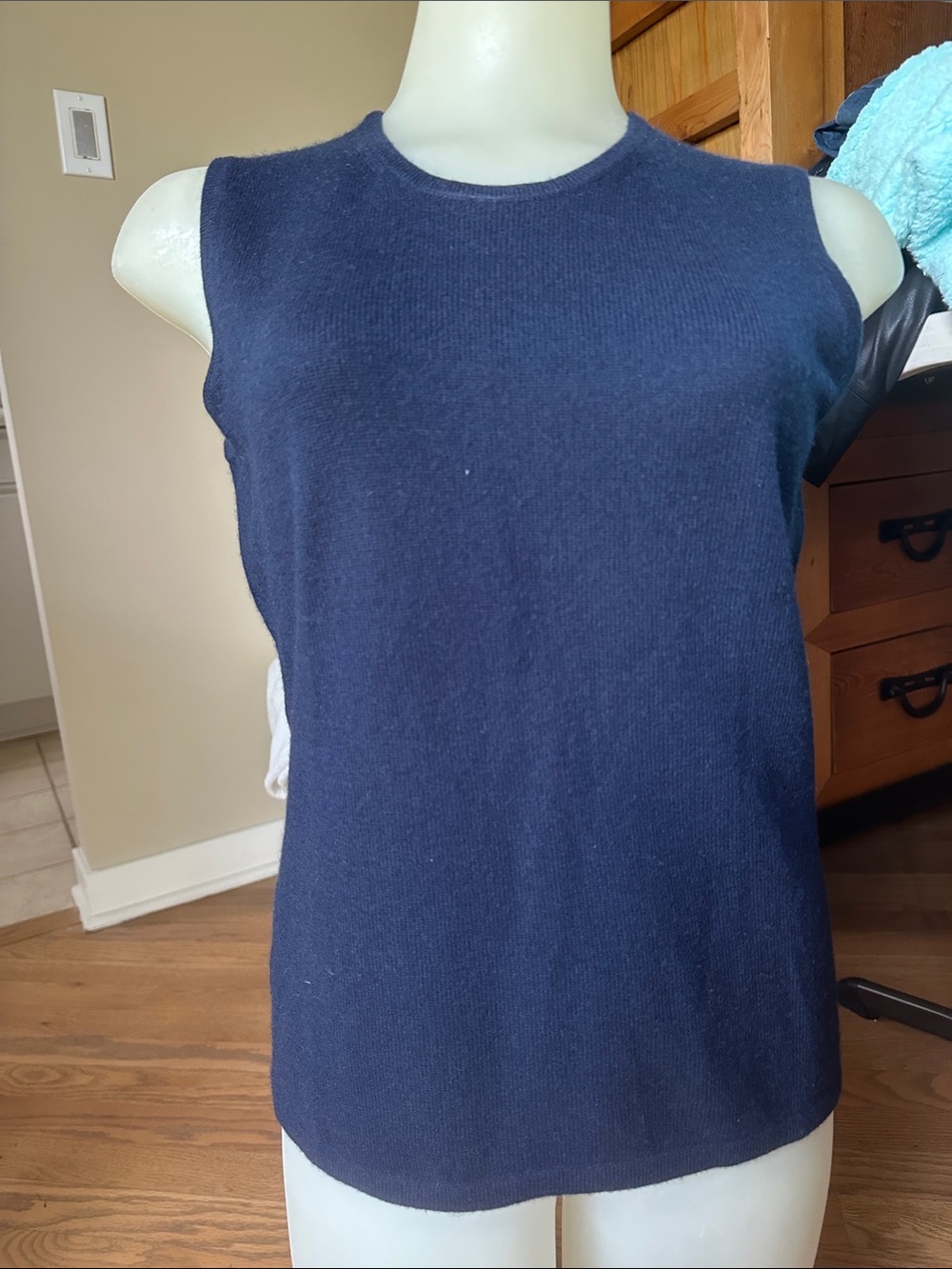 Navy Sleeveless Knit Cashmere Shell Size Small Vintage Lord & Taylor